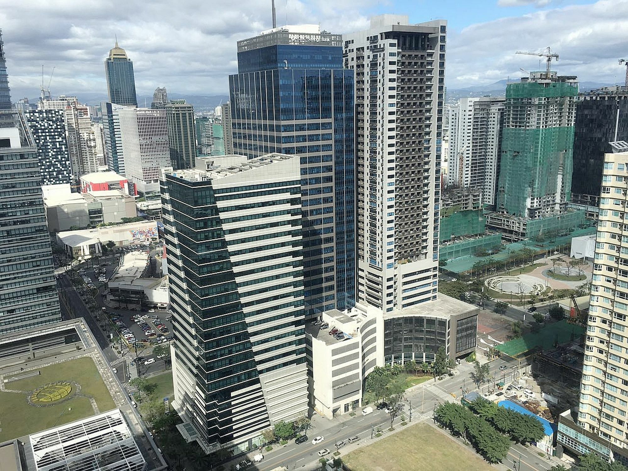 Maxstays - Max Style @ Fort Victoria Makati City Екстериор снимка